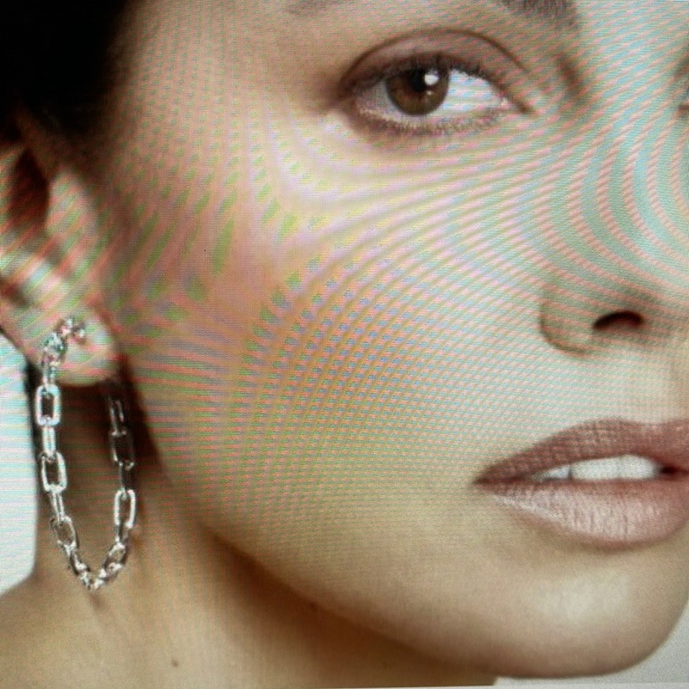 WALTERS FAITH STERLING SILVER CHAIN HOOP